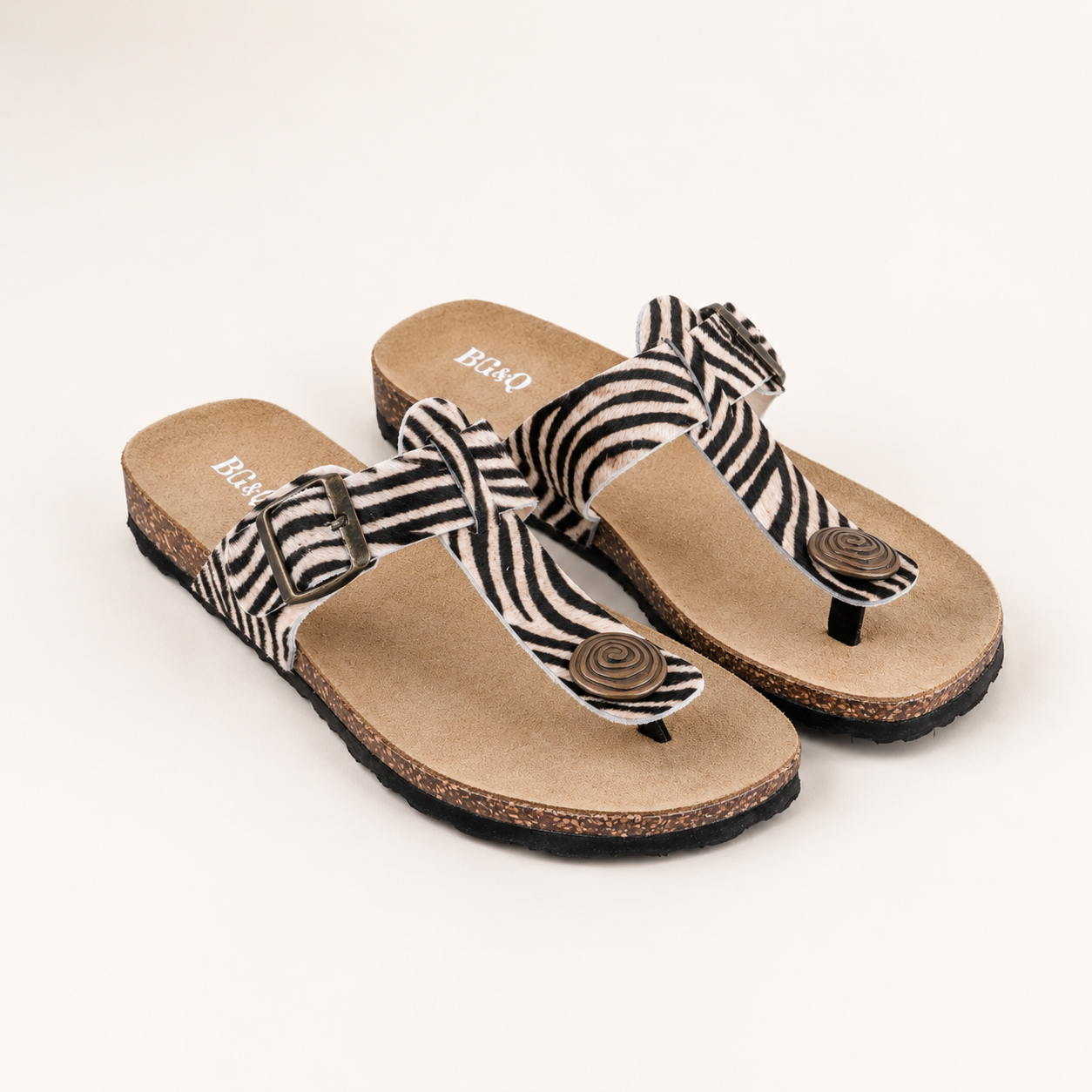mule Femme Zèbre à Entredoigt – Boucle Bronze